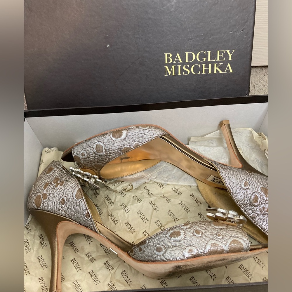 Badgley Mischka Kassabella Brocade Peep Toe Heels - Picture 3 of 5